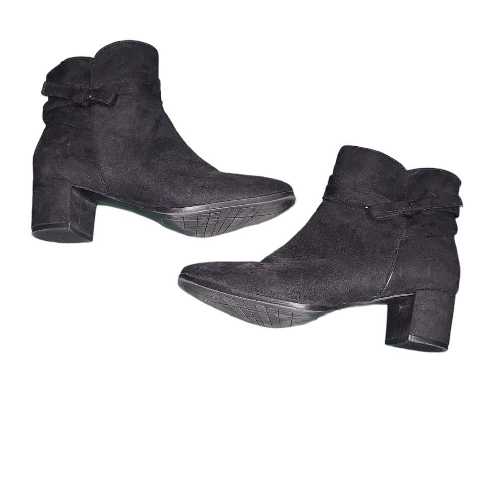 Amelia Grace Bootie Size 8